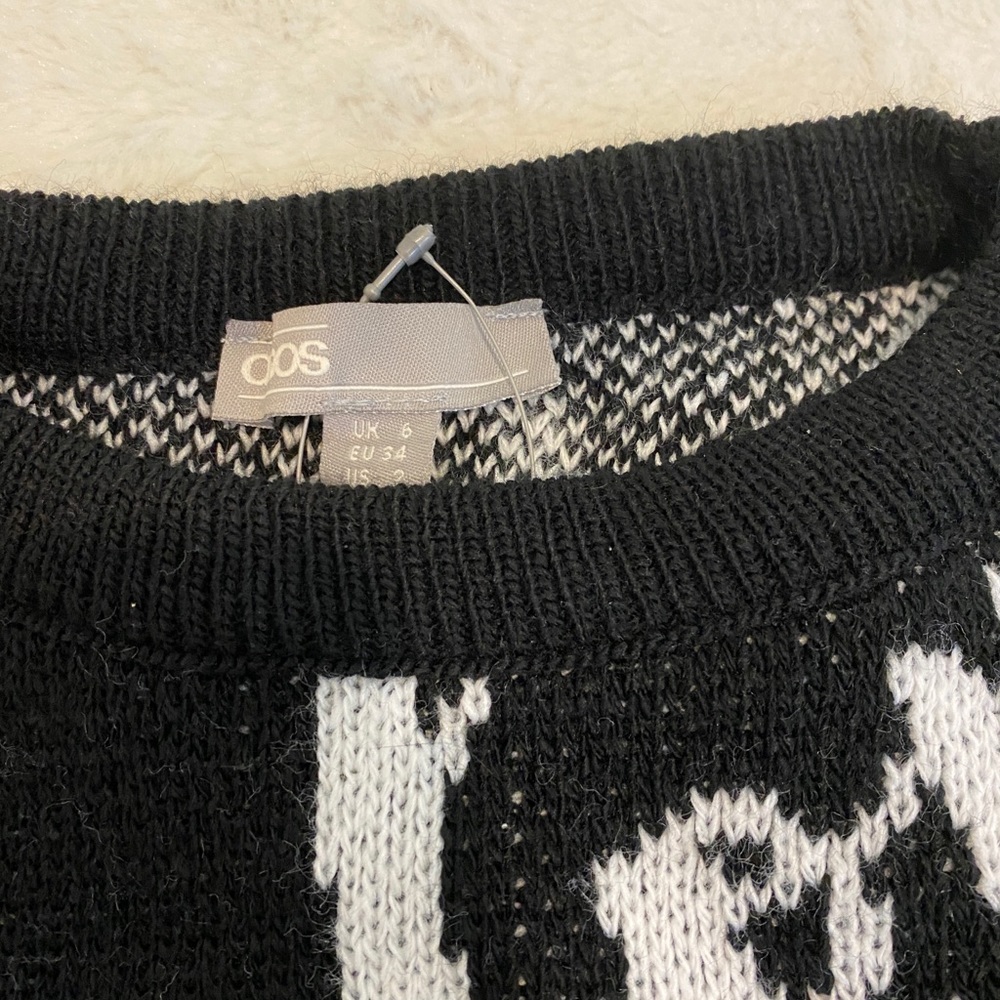 “Love” sweater - Picture 4 of 6